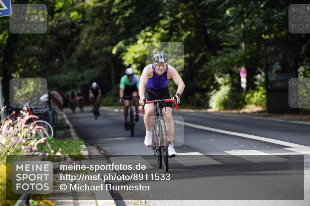 14.09.2025 - Stadtparktriathlon Michael Burmester http://msf.ph/oto/8911533 14.09.2025 11:11:51 Radfahren 754, 778, 826 meine-sportfotos.de