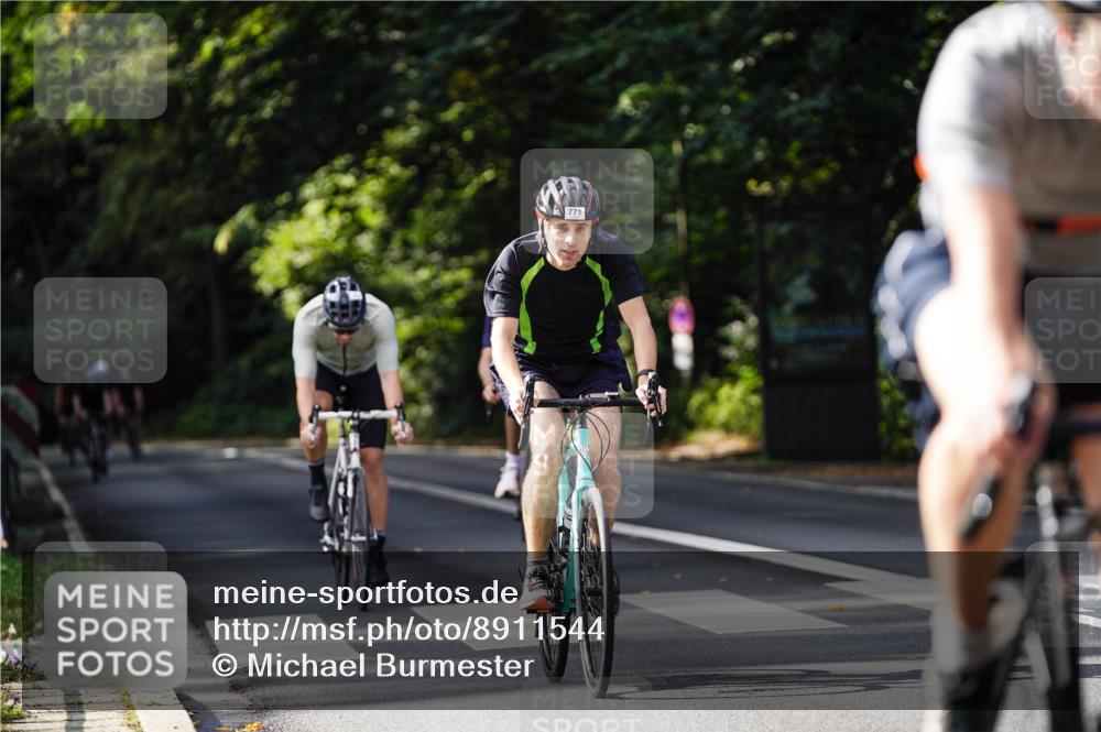 14.09.2025 - Stadtparktriathlon Michael Burmester http://msf.ph/oto/8911544 14.09.2025 11:12:04 Radfahren 755, 765, 771, 802, 852, 905, 919 meine-sportfotos.de