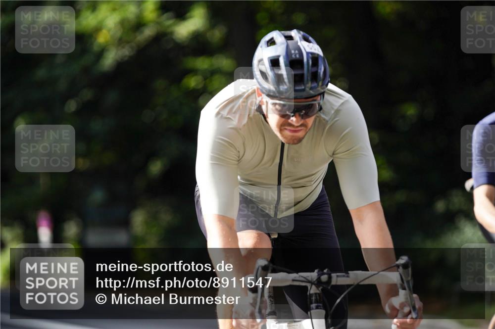 14.09.2025 - Stadtparktriathlon Michael Burmester http://msf.ph/oto/8911547 14.09.2025 11:12:06 Radfahren 755, 765, 771, 774, 802, 803, 852, 905, 919 meine-sportfotos.de