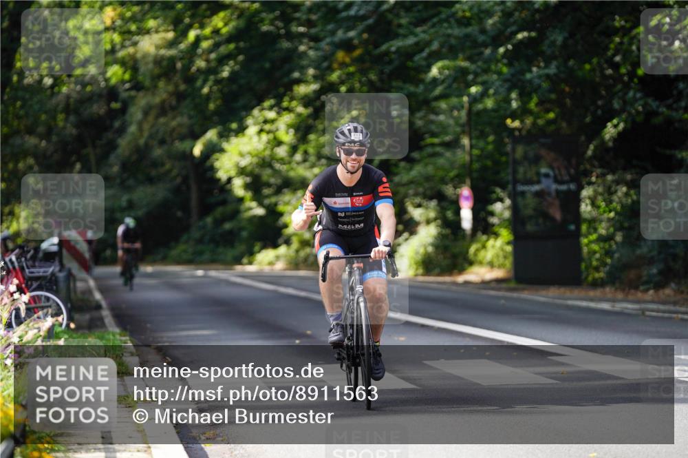 14.09.2025 - Stadtparktriathlon Michael Burmester http://msf.ph/oto/8911563 14.09.2025 11:12:26 Radfahren 746, 807, 818, 836, 846, 898 meine-sportfotos.de
