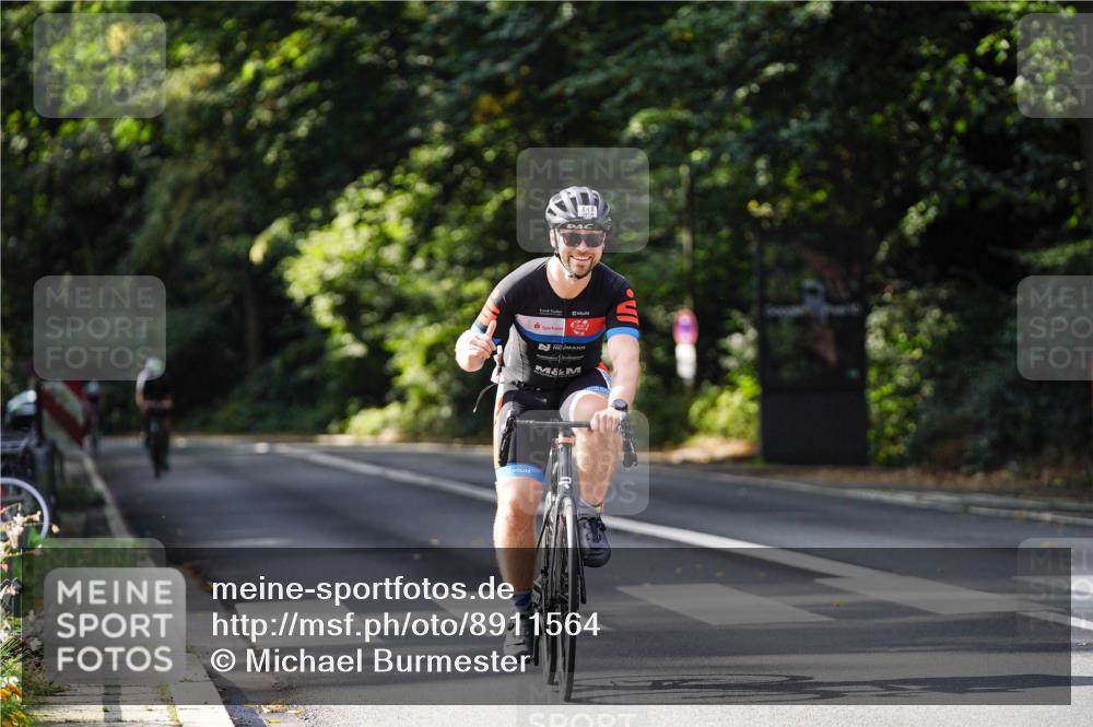 14.09.2025 - Stadtparktriathlon Michael Burmester http://msf.ph/oto/8911564 14.09.2025 11:12:26 Radfahren 746, 807, 818, 836, 846, 898 meine-sportfotos.de