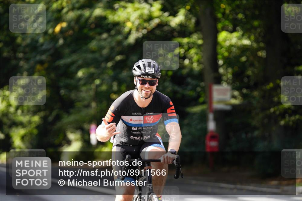 14.09.2025 - Stadtparktriathlon Michael Burmester http://msf.ph/oto/8911566 14.09.2025 11:12:27 Radfahren 746, 807, 818, 836, 846, 898 meine-sportfotos.de