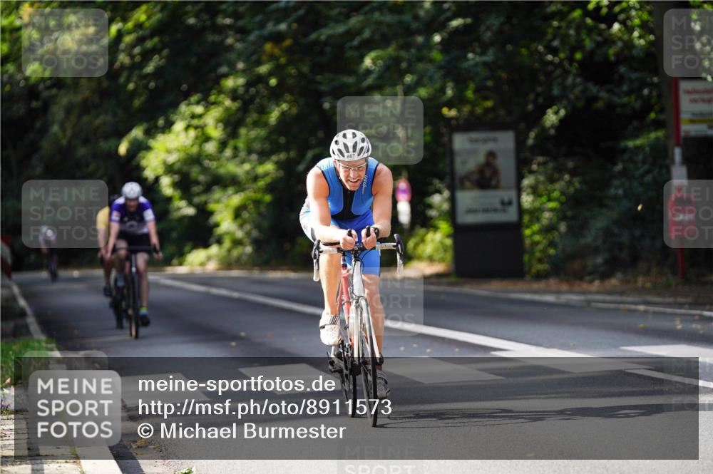 14.09.2025 - Stadtparktriathlon Michael Burmester http://msf.ph/oto/8911573 14.09.2025 11:12:37 Radfahren 833, 836, 841, 867, 898 meine-sportfotos.de