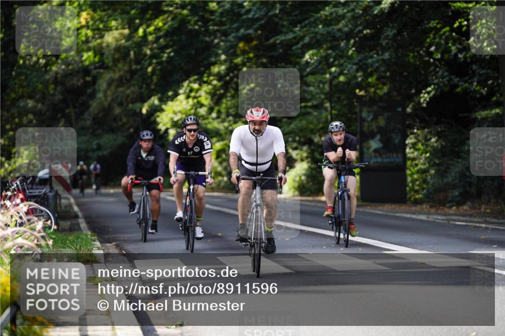 14.09.2025 - Stadtparktriathlon Michael Burmester http://msf.ph/oto/8911596 14.09.2025 11:13:23 Radfahren 776, 828, 857, 897, 973 meine-sportfotos.de