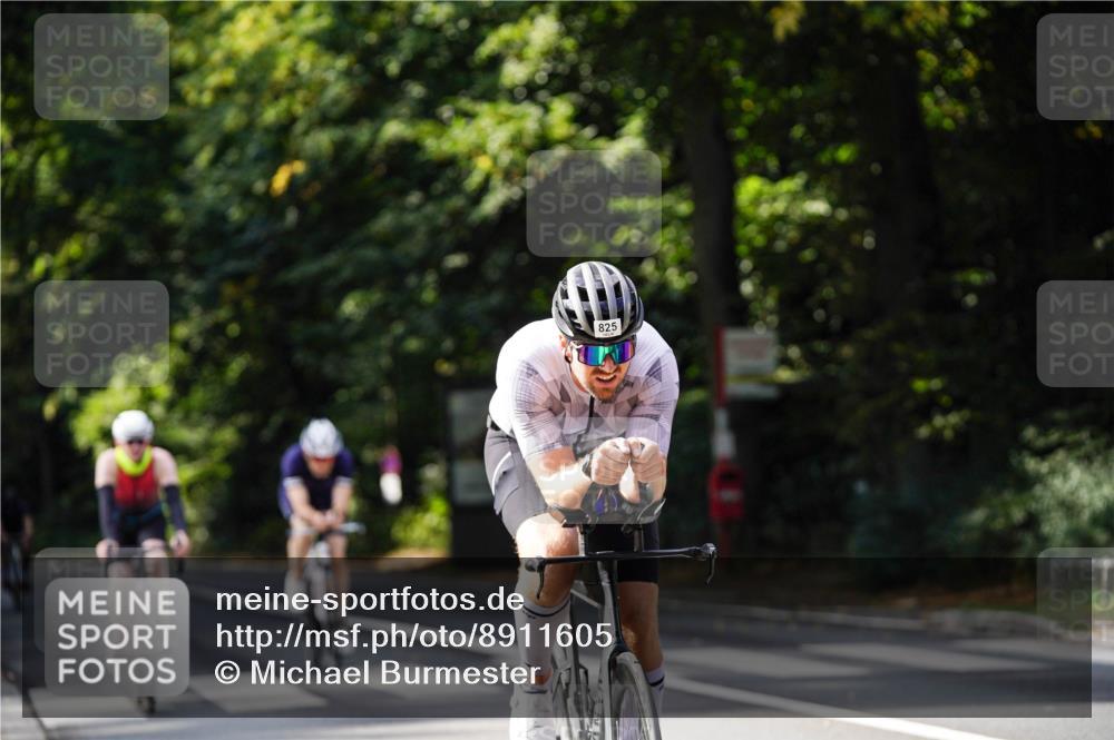 14.09.2025 - Stadtparktriathlon Michael Burmester http://msf.ph/oto/8911605 14.09.2025 11:13:33 Radfahren 825, 848, 857, 889, 917 meine-sportfotos.de
