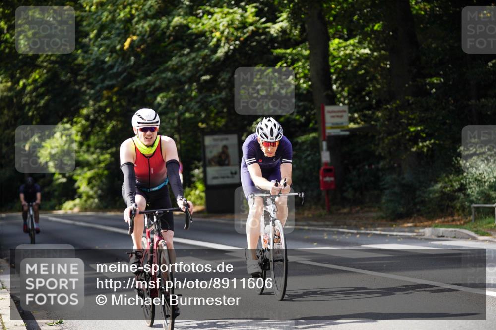 14.09.2025 - Stadtparktriathlon Michael Burmester http://msf.ph/oto/8911606 14.09.2025 11:13:34 Radfahren 825, 848, 889, 917 meine-sportfotos.de
