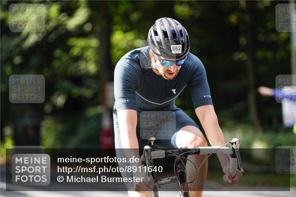 14.09.2025 - Stadtparktriathlon Michael Burmester http://msf.ph/oto/8911640 14.09.2025 11:14:41 Radfahren 862, 871 meine-sportfotos.de