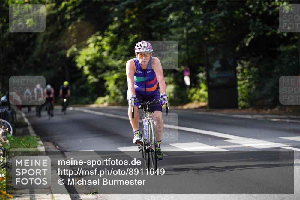 14.09.2025 - Stadtparktriathlon Michael Burmester http://msf.ph/oto/8911649 14.09.2025 11:15:18 Radfahren 842, 870, 886, 921 meine-sportfotos.de