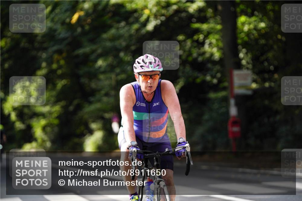 14.09.2025 - Stadtparktriathlon Michael Burmester http://msf.ph/oto/8911650 14.09.2025 11:15:18 Radfahren 842, 870, 886, 921 meine-sportfotos.de
