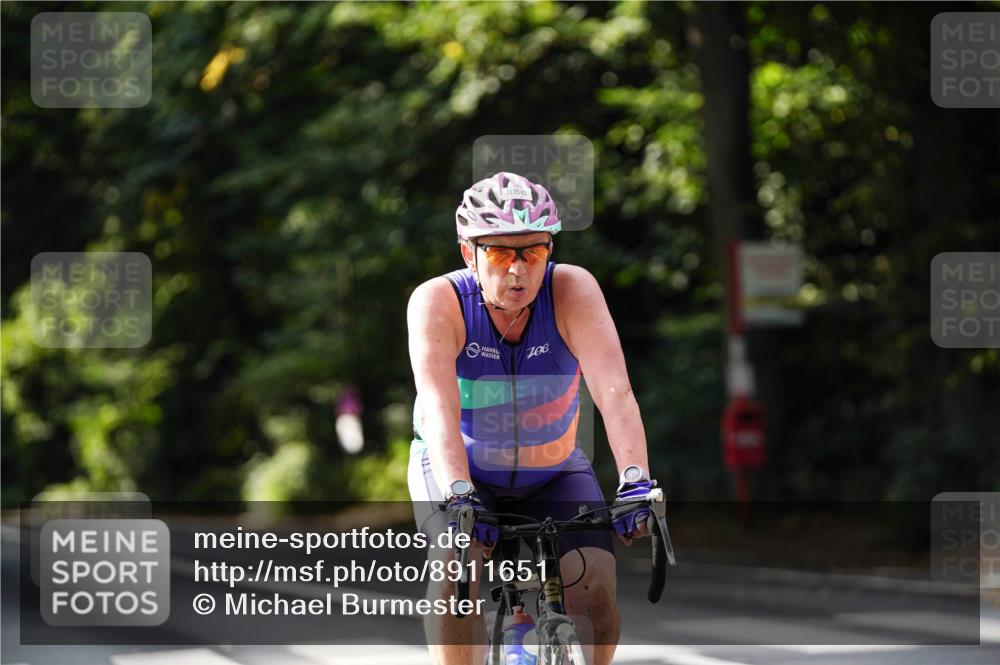 14.09.2025 - Stadtparktriathlon Michael Burmester http://msf.ph/oto/8911651 14.09.2025 11:15:19 Radfahren 756, 842, 870, 886, 921 meine-sportfotos.de
