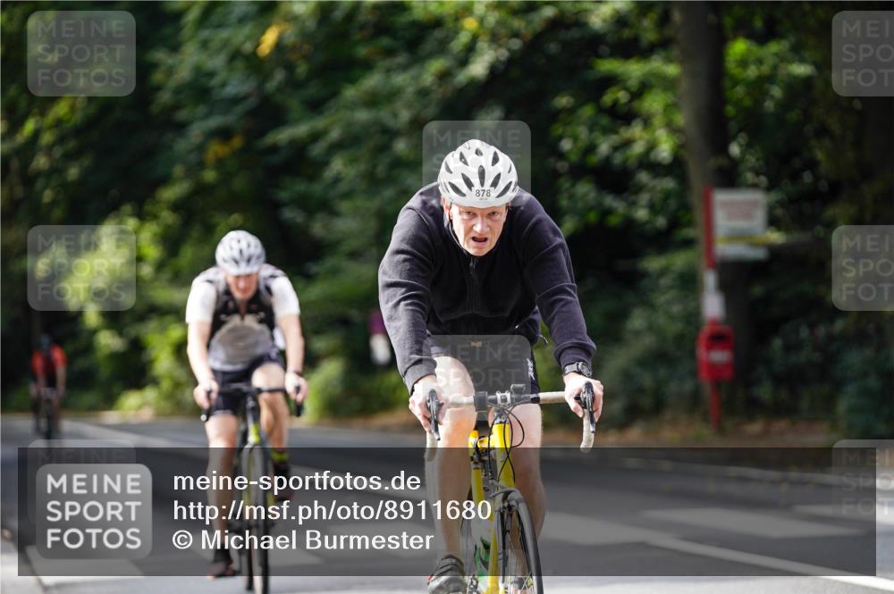 14.09.2025 - Stadtparktriathlon Michael Burmester http://msf.ph/oto/8911680 14.09.2025 11:16:05 Radfahren 878, 894, 915, 940 meine-sportfotos.de