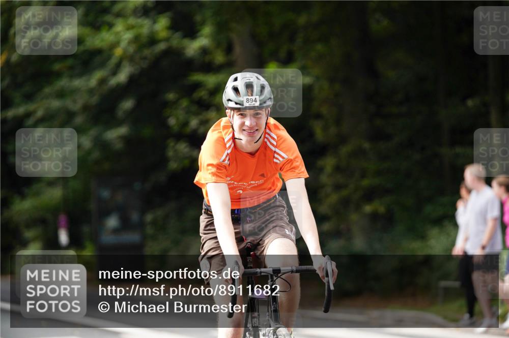 14.09.2025 - Stadtparktriathlon Michael Burmester http://msf.ph/oto/8911682 14.09.2025 11:16:10 Radfahren 655, 878, 894, 915, 943 meine-sportfotos.de