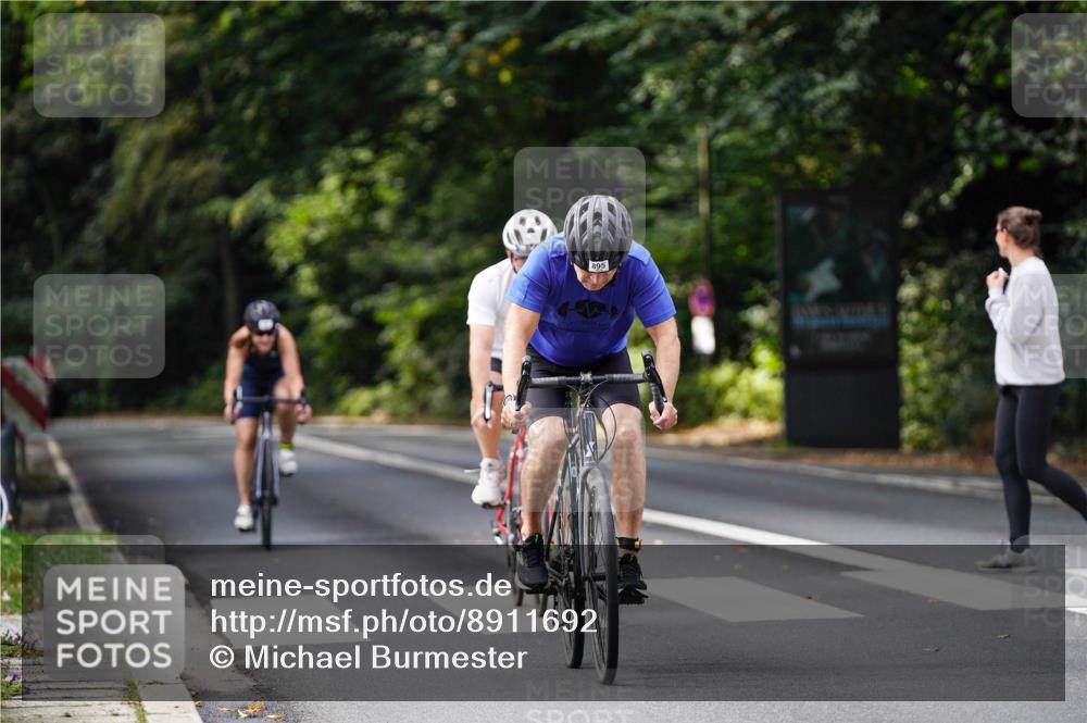 14.09.2025 - Stadtparktriathlon Michael Burmester http://msf.ph/oto/8911692 14.09.2025 11:16:27 Radfahren 808, 831, 876, 895, 968 meine-sportfotos.de