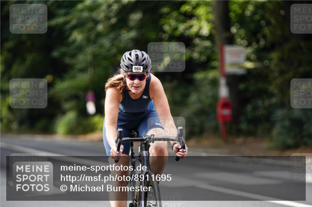 14.09.2025 - Stadtparktriathlon Michael Burmester http://msf.ph/oto/8911695 14.09.2025 11:16:29 Radfahren 876, 895, 968 meine-sportfotos.de