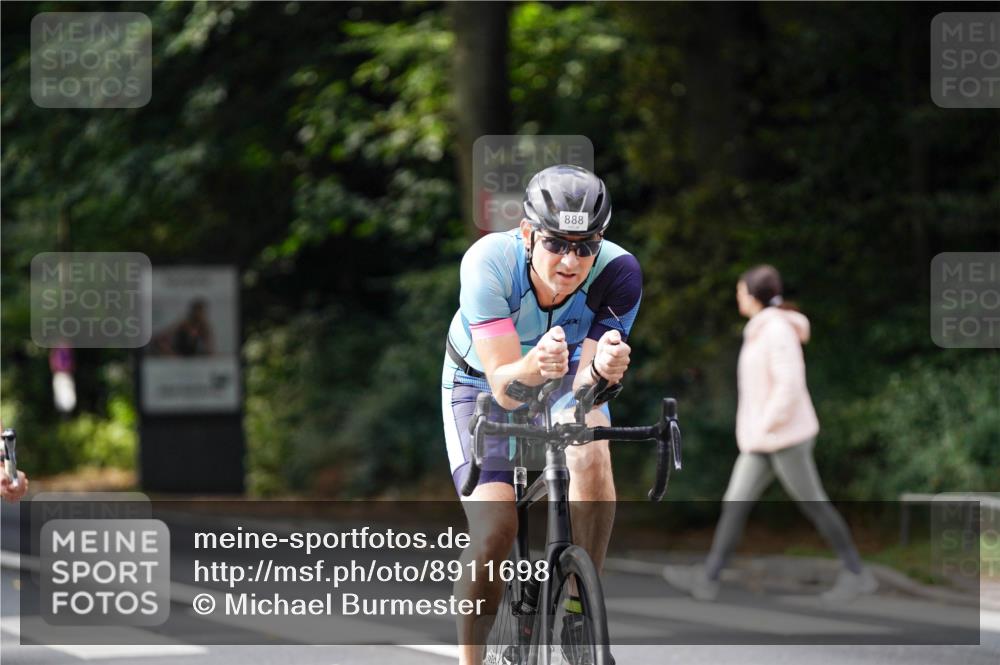 14.09.2025 - Stadtparktriathlon Michael Burmester http://msf.ph/oto/8911698 14.09.2025 11:16:48 Radfahren 821, 823, 839, 849, 888 meine-sportfotos.de