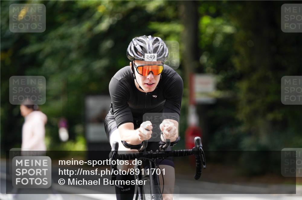 14.09.2025 - Stadtparktriathlon Michael Burmester http://msf.ph/oto/8911701 14.09.2025 11:16:50 Radfahren 823, 849, 888 meine-sportfotos.de