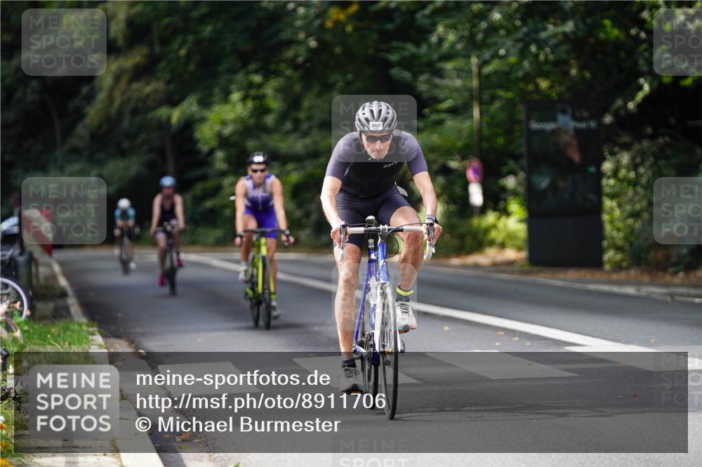 14.09.2025 - Stadtparktriathlon Michael Burmester http://msf.ph/oto/8911706 14.09.2025 11:17:05 Radfahren 843, 900, 950, 967, 987, 1000 meine-sportfotos.de
