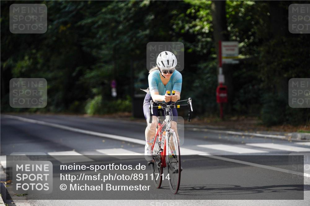 14.09.2025 - Stadtparktriathlon Michael Burmester http://msf.ph/oto/8911714 14.09.2025 11:17:12 Radfahren 900, 950, 987, 1000 meine-sportfotos.de