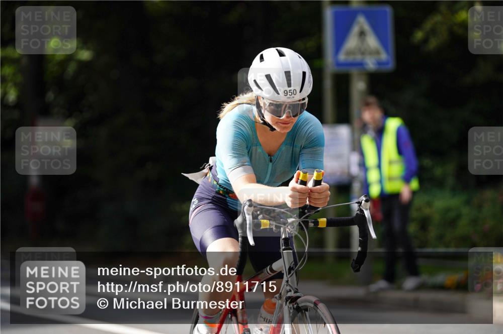 14.09.2025 - Stadtparktriathlon Michael Burmester http://msf.ph/oto/8911715 14.09.2025 11:17:12 Radfahren 900, 950, 987, 1000 meine-sportfotos.de