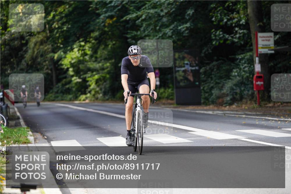 14.09.2025 - Stadtparktriathlon Michael Burmester http://msf.ph/oto/8911717 14.09.2025 11:17:29 Radfahren 877 meine-sportfotos.de