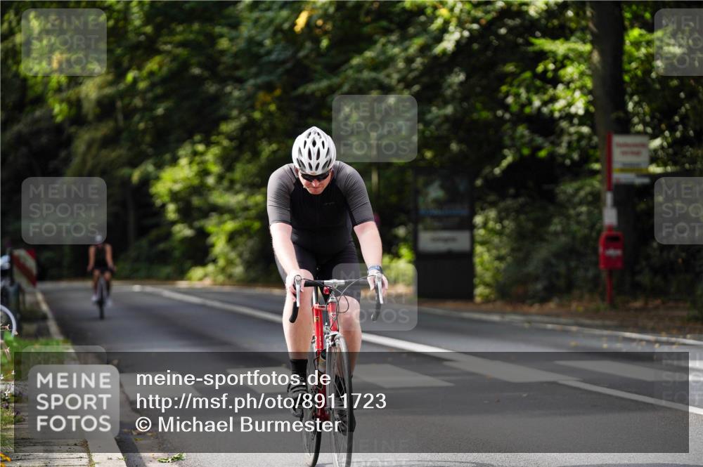 14.09.2025 - Stadtparktriathlon Michael Burmester http://msf.ph/oto/8911723 14.09.2025 11:17:40 Radfahren 805, 992, 995 meine-sportfotos.de