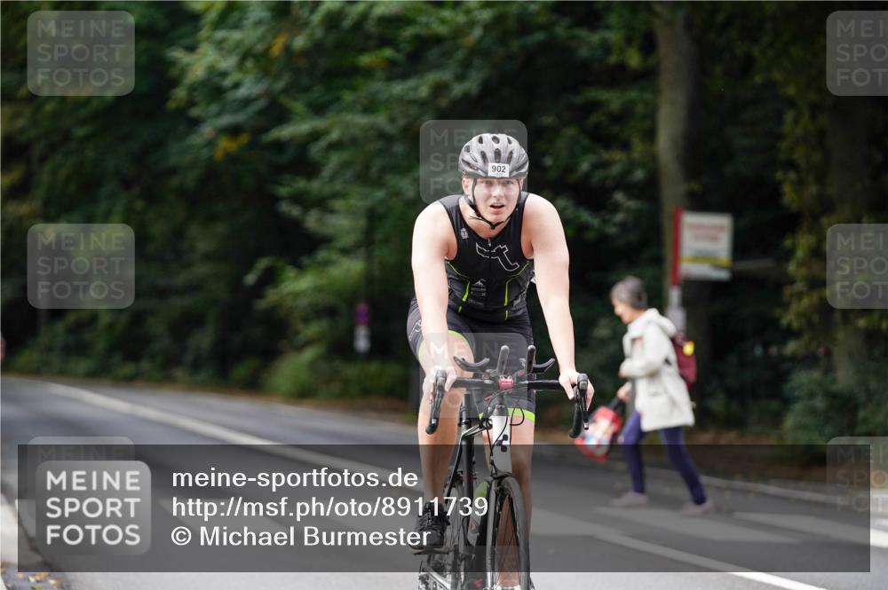14.09.2025 - Stadtparktriathlon Michael Burmester http://msf.ph/oto/8911739 14.09.2025 11:18:23 Radfahren 902, 930, 935, 976 meine-sportfotos.de