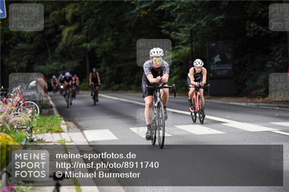 14.09.2025 - Stadtparktriathlon Michael Burmester http://msf.ph/oto/8911740 14.09.2025 11:18:30 Radfahren 934, 935, 951, 976, 993, 1015 meine-sportfotos.de