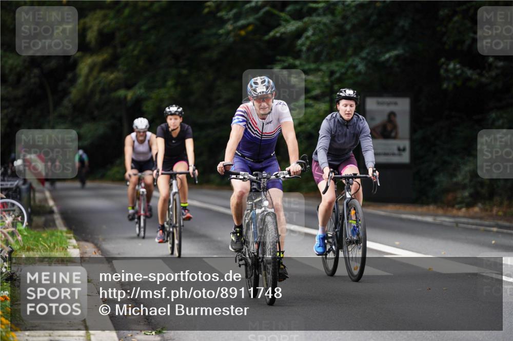 14.09.2025 - Stadtparktriathlon Michael Burmester http://msf.ph/oto/8911748 14.09.2025 11:18:40 Radfahren 724, 868, 932, 934, 951, 985, 993, 1015 meine-sportfotos.de