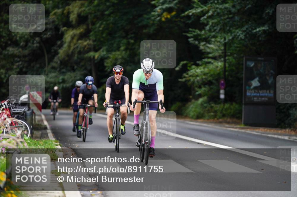14.09.2025 - Stadtparktriathlon Michael Burmester http://msf.ph/oto/8911755 14.09.2025 11:18:49 Radfahren 724, 826, 852, 919, 996, 1006 meine-sportfotos.de