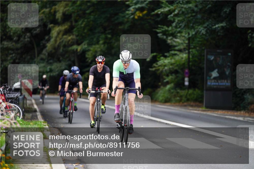 14.09.2025 - Stadtparktriathlon Michael Burmester http://msf.ph/oto/8911756 14.09.2025 11:18:49 Radfahren 724, 826, 852, 919, 996, 1006 meine-sportfotos.de
