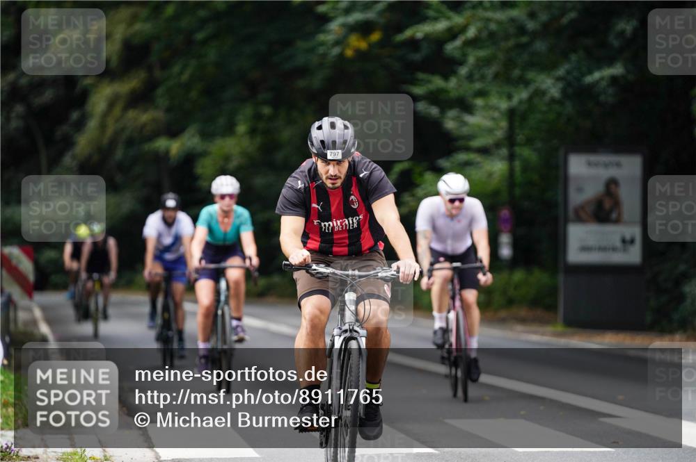 14.09.2025 - Stadtparktriathlon Michael Burmester http://msf.ph/oto/8911765 14.09.2025 11:19:09 Radfahren 797, 835, 911, 914, 947, 969 meine-sportfotos.de