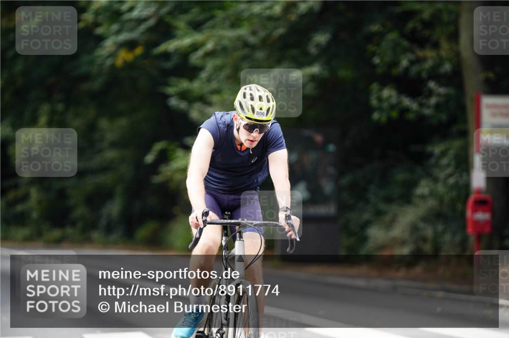 14.09.2025 - Stadtparktriathlon Michael Burmester http://msf.ph/oto/8911774 14.09.2025 11:19:17 Radfahren 806, 835, 911, 914, 942, 947, 969 meine-sportfotos.de