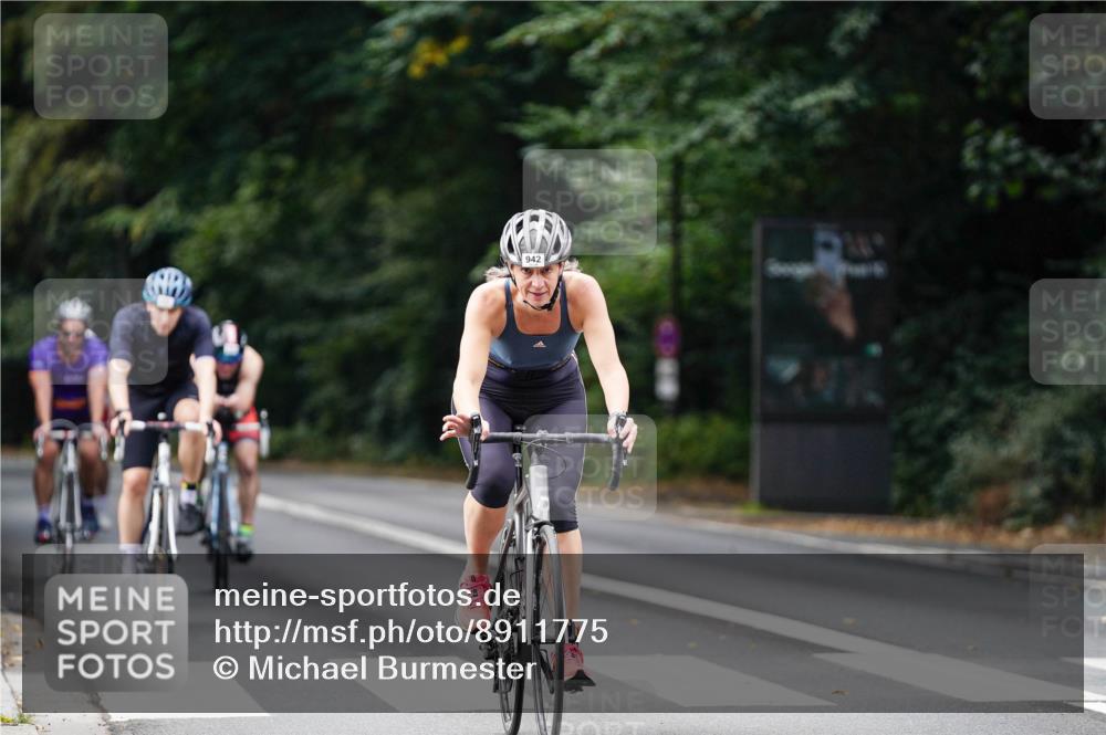 14.09.2025 - Stadtparktriathlon Michael Burmester http://msf.ph/oto/8911775 14.09.2025 11:19:24 Radfahren 806, 846, 890, 905, 916, 942 meine-sportfotos.de