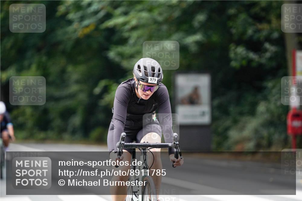 14.09.2025 - Stadtparktriathlon Michael Burmester http://msf.ph/oto/8911785 14.09.2025 11:19:36 Radfahren 854, 944, 979 meine-sportfotos.de