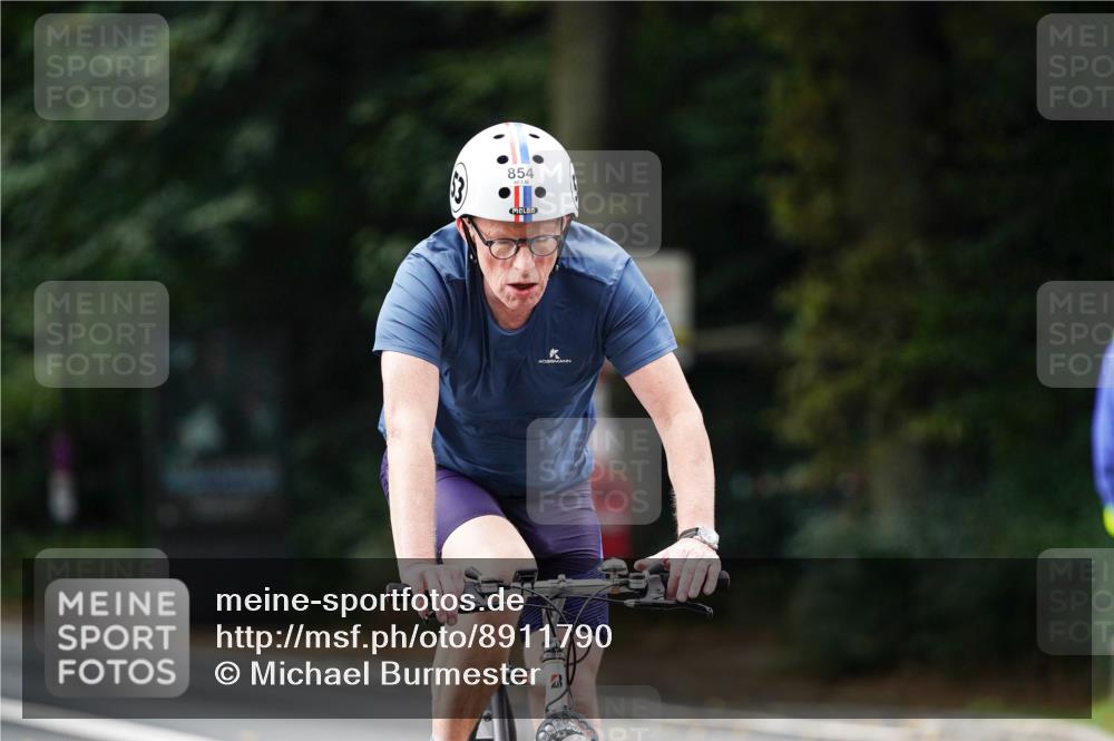 14.09.2025 - Stadtparktriathlon Michael Burmester http://msf.ph/oto/8911790 14.09.2025 11:19:41 Radfahren 854, 898, 944, 979, 1009, 1020 meine-sportfotos.de
