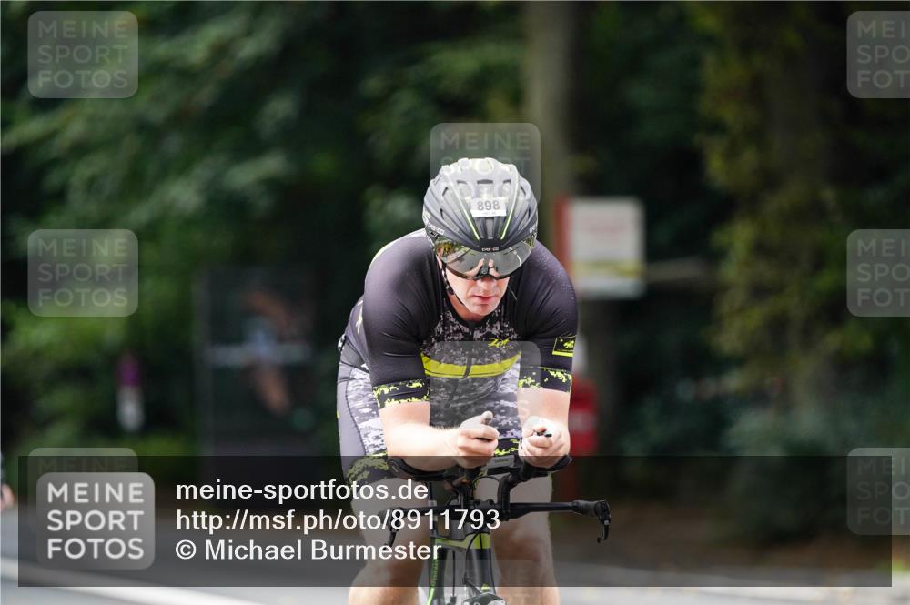 14.09.2025 - Stadtparktriathlon Michael Burmester http://msf.ph/oto/8911793 14.09.2025 11:19:47 Radfahren 825, 836, 898, 1009, 1020 meine-sportfotos.de