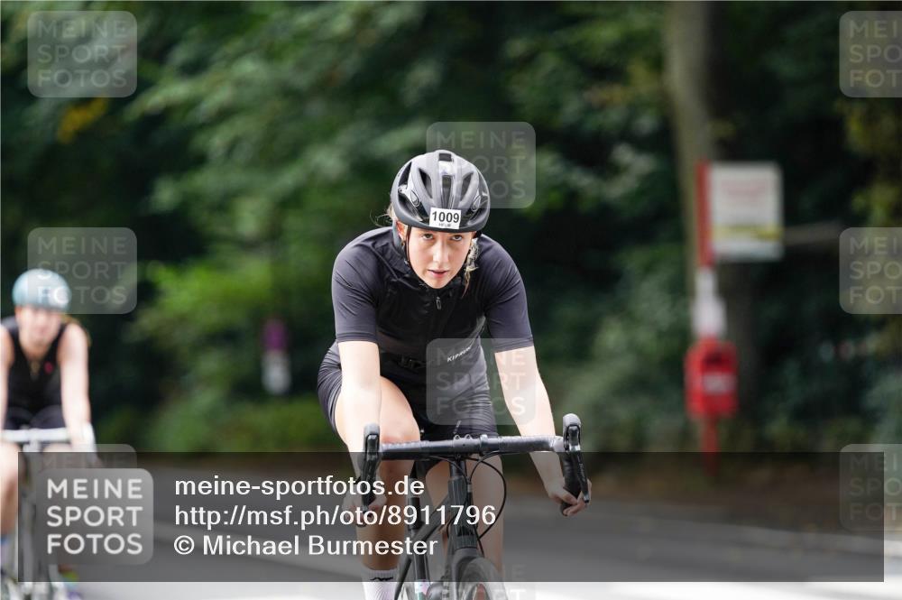 14.09.2025 - Stadtparktriathlon Michael Burmester http://msf.ph/oto/8911796 14.09.2025 11:19:49 Radfahren 825, 836, 898, 1009, 1020 meine-sportfotos.de