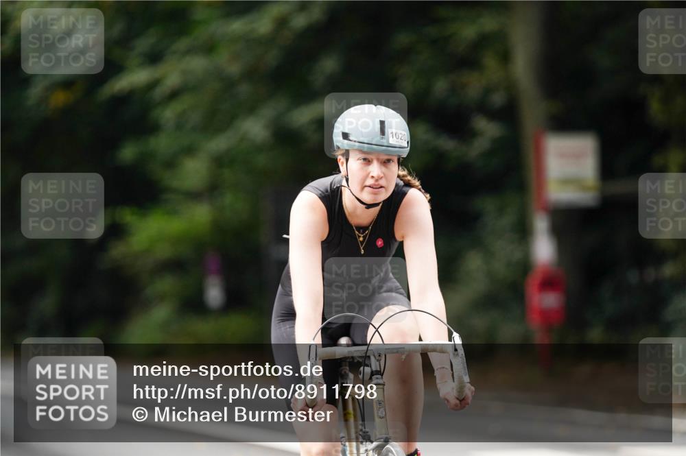 14.09.2025 - Stadtparktriathlon Michael Burmester http://msf.ph/oto/8911798 14.09.2025 11:19:50 Radfahren 825, 836, 898, 1009, 1020 meine-sportfotos.de