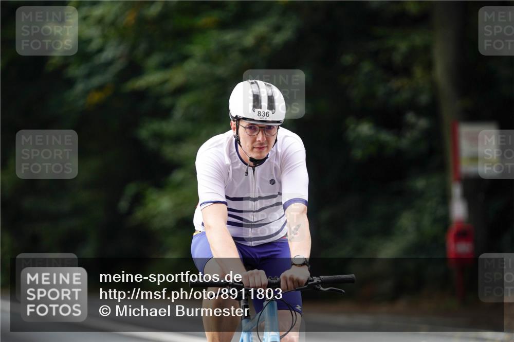 14.09.2025 - Stadtparktriathlon Michael Burmester http://msf.ph/oto/8911803 14.09.2025 11:19:55 Radfahren 825, 836, 867, 990, 1020 meine-sportfotos.de