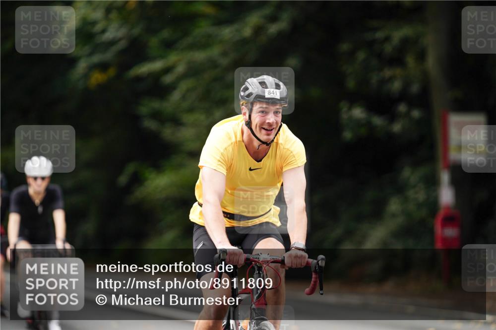 14.09.2025 - Stadtparktriathlon Michael Burmester http://msf.ph/oto/8911809 14.09.2025 11:20:04 Radfahren 841, 867, 925, 975, 984, 990 meine-sportfotos.de