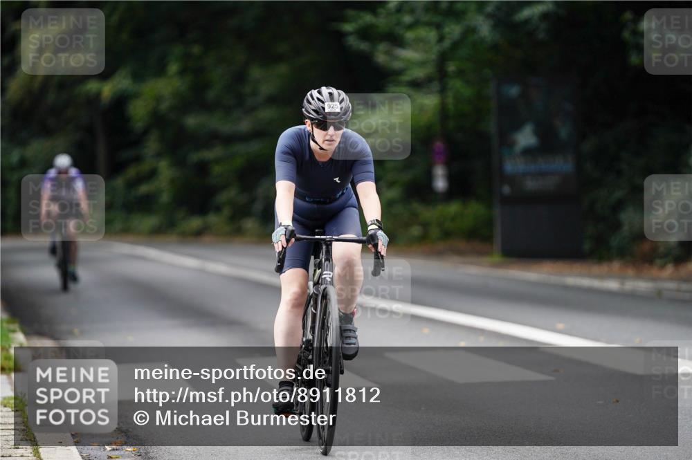 14.09.2025 - Stadtparktriathlon Michael Burmester http://msf.ph/oto/8911812 14.09.2025 11:20:10 Radfahren 833, 841, 925, 975, 984 meine-sportfotos.de