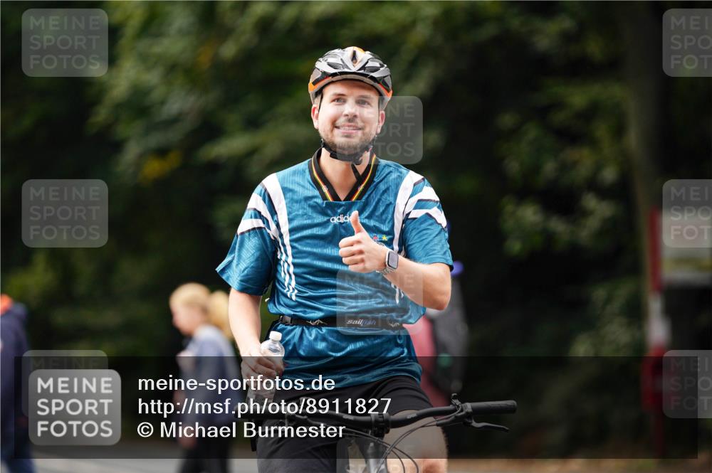 14.09.2025 - Stadtparktriathlon Michael Burmester http://msf.ph/oto/8911827 14.09.2025 11:20:26 Radfahren 772, 847, 853, 859, 872, 874, 1018 meine-sportfotos.de