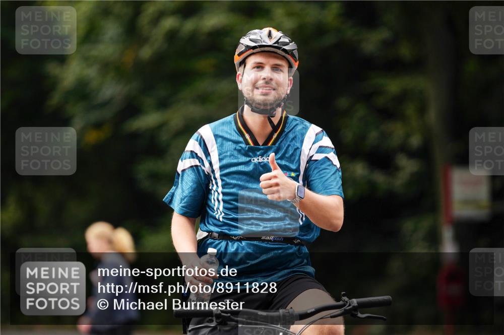 14.09.2025 - Stadtparktriathlon Michael Burmester http://msf.ph/oto/8911828 14.09.2025 11:20:26 Radfahren 772, 847, 853, 859, 872, 874, 1018 meine-sportfotos.de