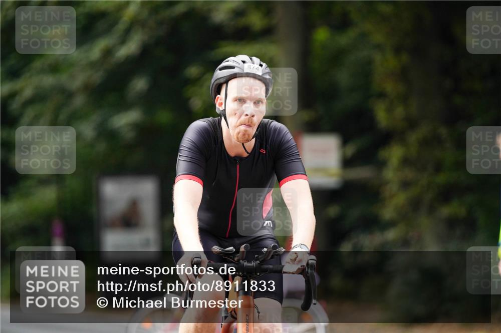 14.09.2025 - Stadtparktriathlon Michael Burmester http://msf.ph/oto/8911833 14.09.2025 11:20:33 Radfahren 838, 847, 874, 889, 917, 1018 meine-sportfotos.de
