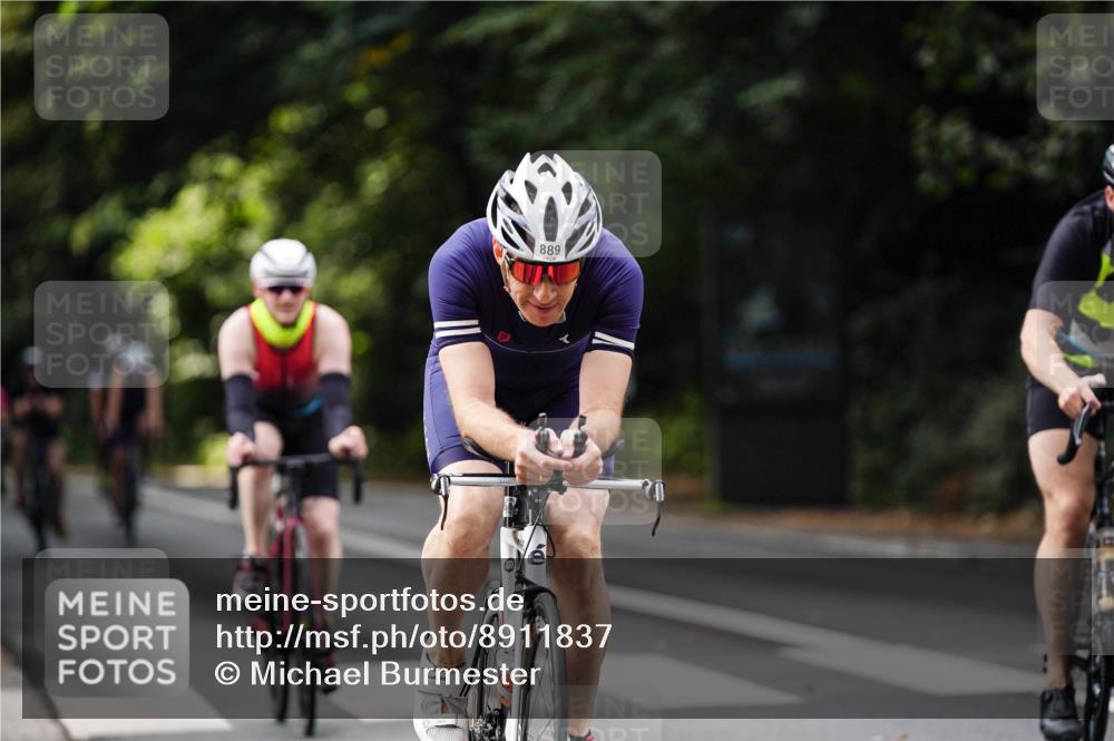 14.09.2025 - Stadtparktriathlon Michael Burmester http://msf.ph/oto/8911837 14.09.2025 11:20:40 Radfahren 838, 848, 861, 889, 897, 917, 938, 941, 1018 meine-sportfotos.de