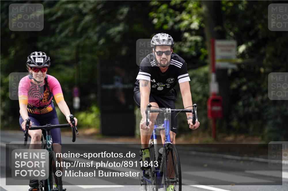 14.09.2025 - Stadtparktriathlon Michael Burmester http://msf.ph/oto/8911843 14.09.2025 11:20:45 Radfahren 838, 848, 861, 889, 897, 917, 938, 941, 989 meine-sportfotos.de