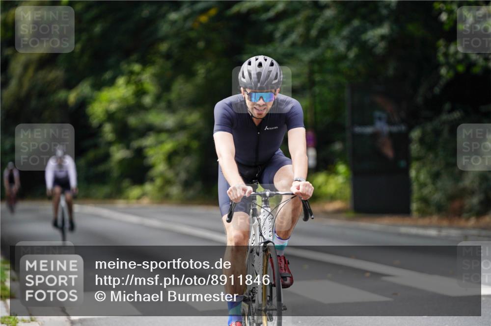 14.09.2025 - Stadtparktriathlon Michael Burmester http://msf.ph/oto/8911846 14.09.2025 11:20:46 Radfahren 848, 861, 897, 917, 938, 941, 989 meine-sportfotos.de