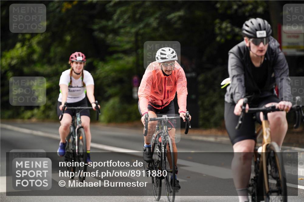 14.09.2025 - Stadtparktriathlon Michael Burmester http://msf.ph/oto/8911880 14.09.2025 11:21:42 Radfahren 734, 828, 871, 927, 945, 955, 960 meine-sportfotos.de