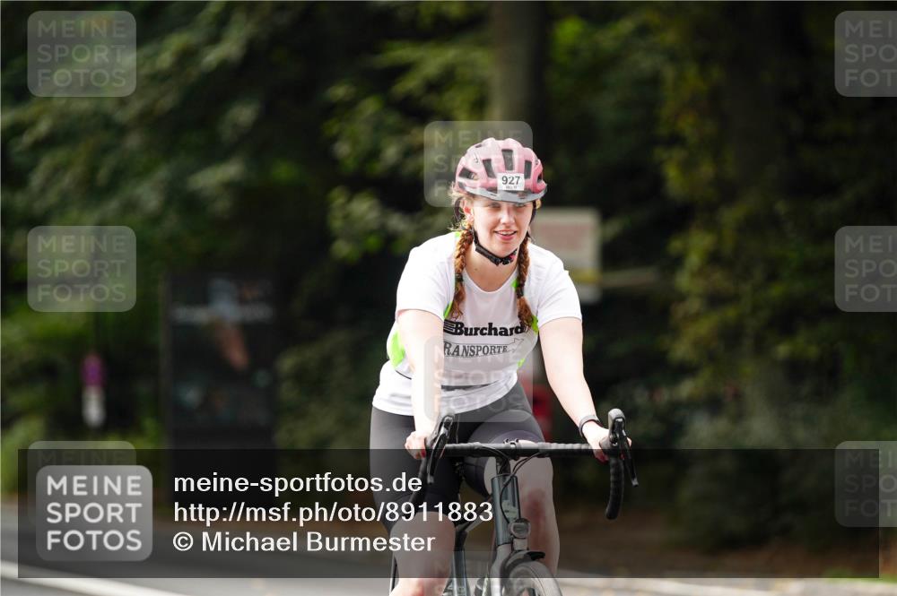 14.09.2025 - Stadtparktriathlon Michael Burmester http://msf.ph/oto/8911883 14.09.2025 11:21:43 Radfahren 734, 828, 871, 927, 945, 955, 960 meine-sportfotos.de