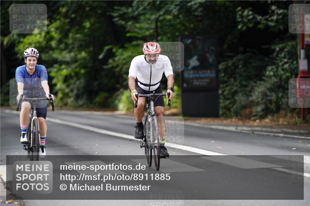 14.09.2025 - Stadtparktriathlon Michael Burmester http://msf.ph/oto/8911885 14.09.2025 11:21:48 Radfahren 828, 873, 927, 945, 955, 960, 981 meine-sportfotos.de
